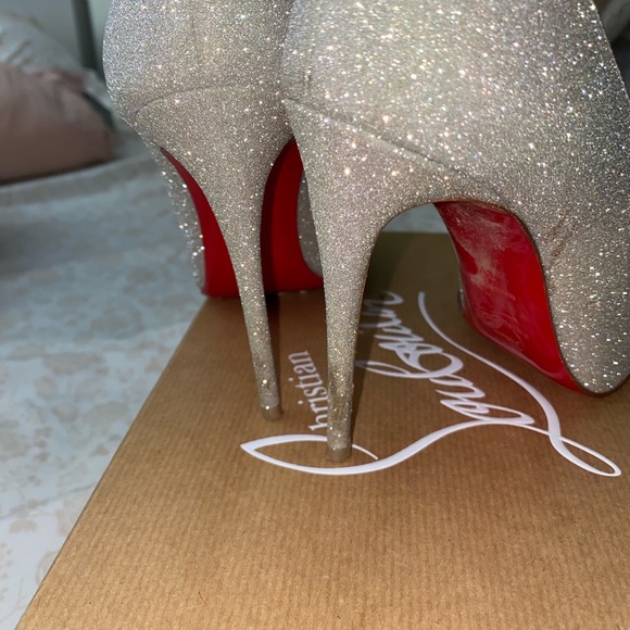Glittery louboutin heels can be fixed/ clean flaws not noticeable up front come - Picture 4 of 4